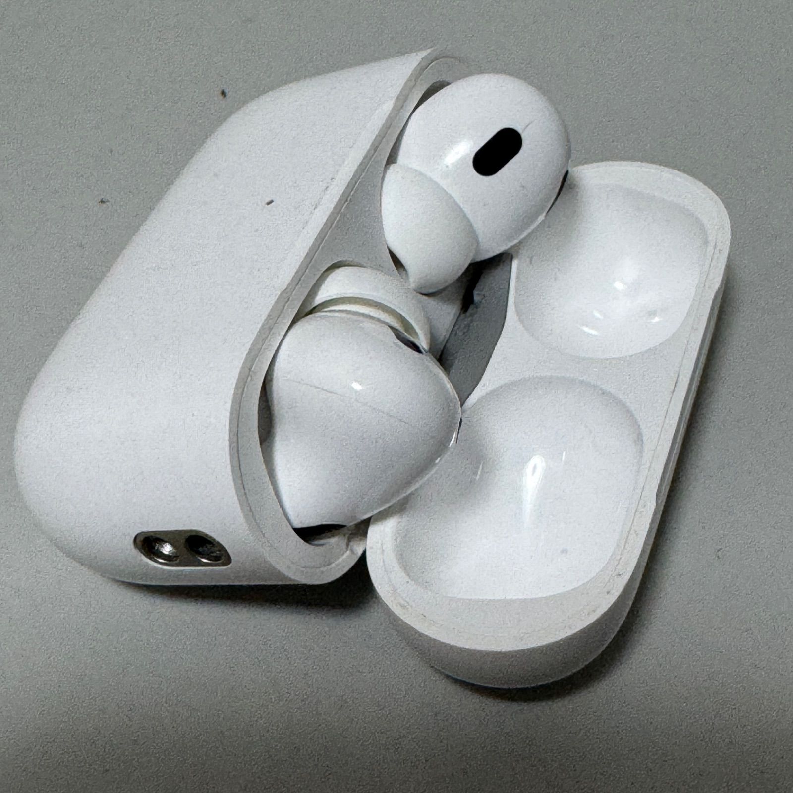 純正】Apple AirPods Pro 第2世代 A2618 MQD83J/A Lightning充電ケース