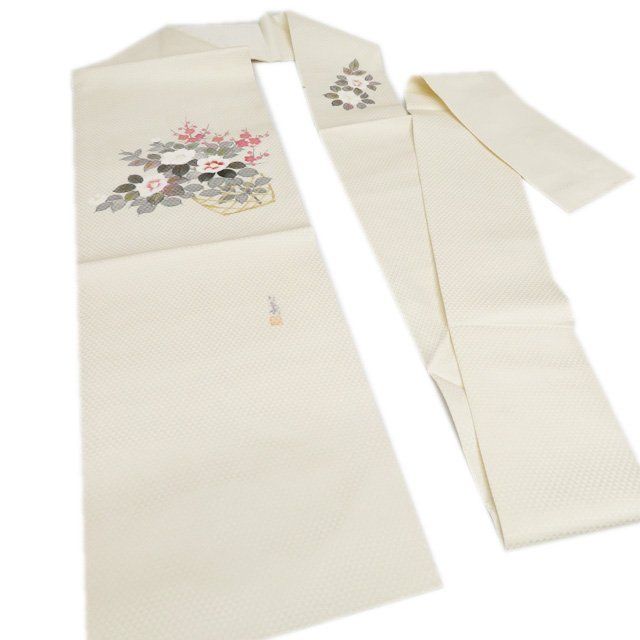 名古屋帯 なごや帯 リサイクル 正絹 仕立て上がり 作家物 落款 花の図 椿 梅 地模様 鱗文 白色 きもの北條 A 1315-15