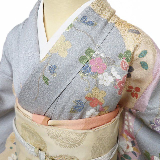 訪問着 着物 正絹 袷 フォーマル 金駒刺繍 花の図 地模様 宝尽くし 薄灰色 多色 金 身丈158 cm 裄66 M きもの北條 A 1315-9