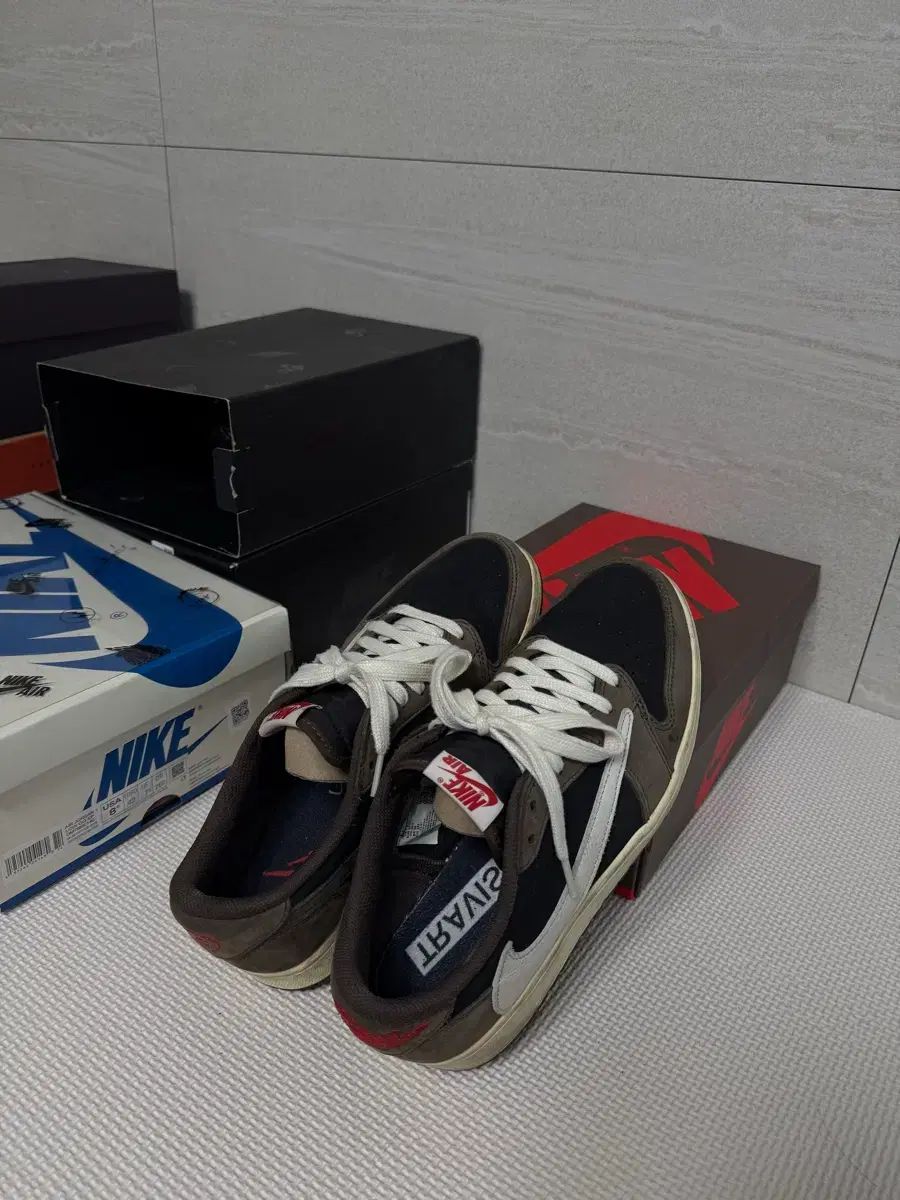 ナイキ エアジョーダン1 ロー トラヴィス スコット 265