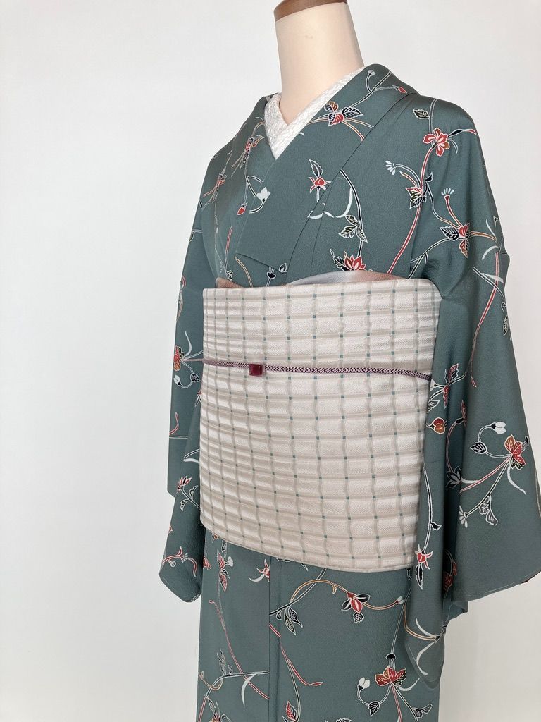 未使用】のびやかな草花模様 縮緬 小紋 深川鼠色［K106］ - メルカリ