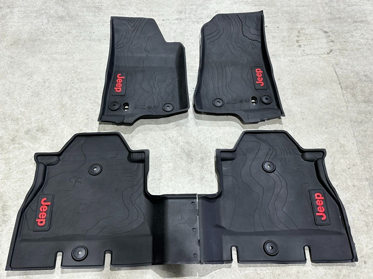 クライスラー JEEP ジープ OEM ラングラー アンリミテッド JL 18年～ オールウェザー フロアマット セット ラバータイプ 品