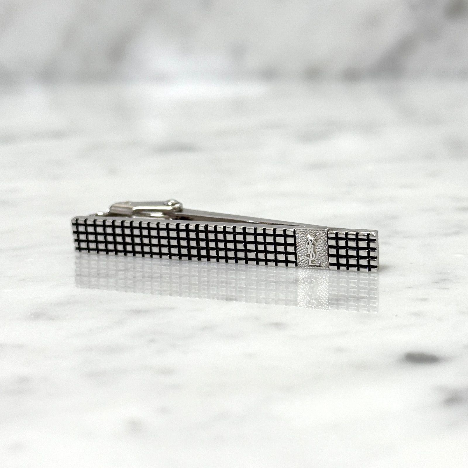 美品 Yves Saint Laurent イヴサンローラン ネクタイピン 銀 SILVER