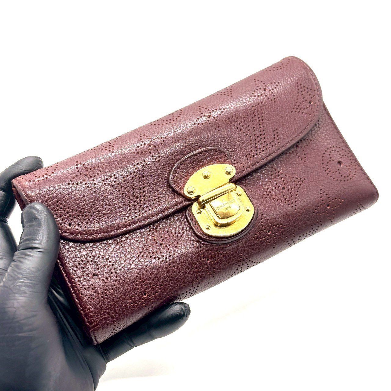 静かに、色気を纏う】 LOUIS VUITTON マヒナ ポルトフォイユ・アメリア