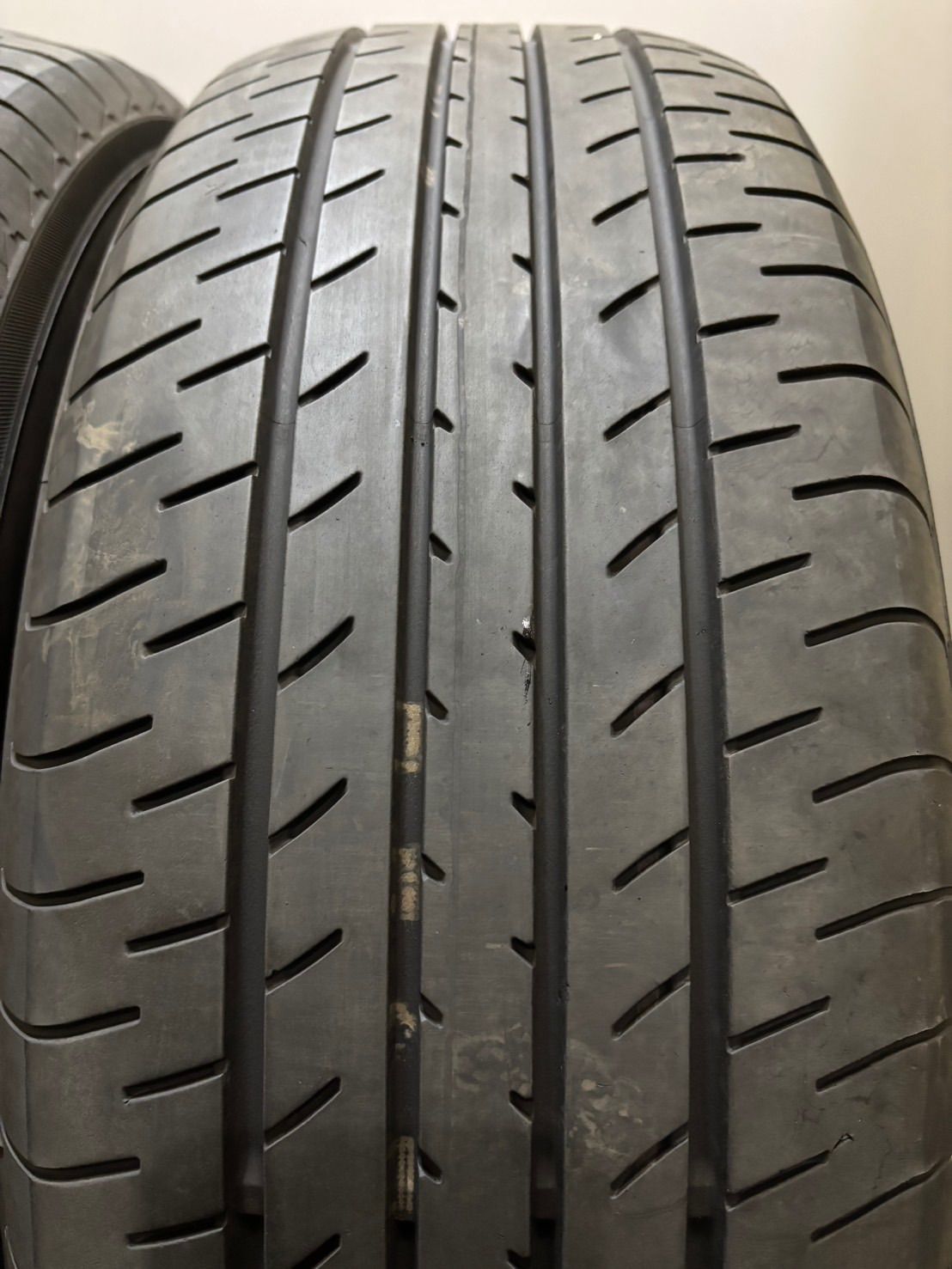 225|60 R 17 |BluEarth E 51 A 22年製 夏タイヤ サマータイヤ 4本 ヨコハマ アルファード ヴェルファイア XV 南7-L 253