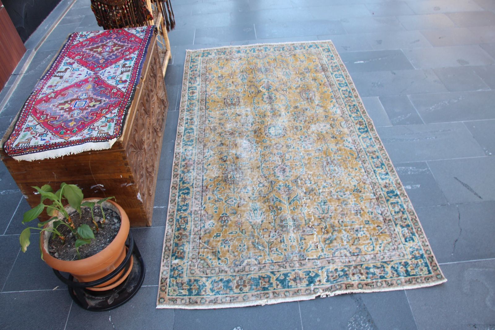 お正月 中 カイセリ製トルコ絨毯 ヴィンテージ品 手織り ラグ キリム 絨毯屋