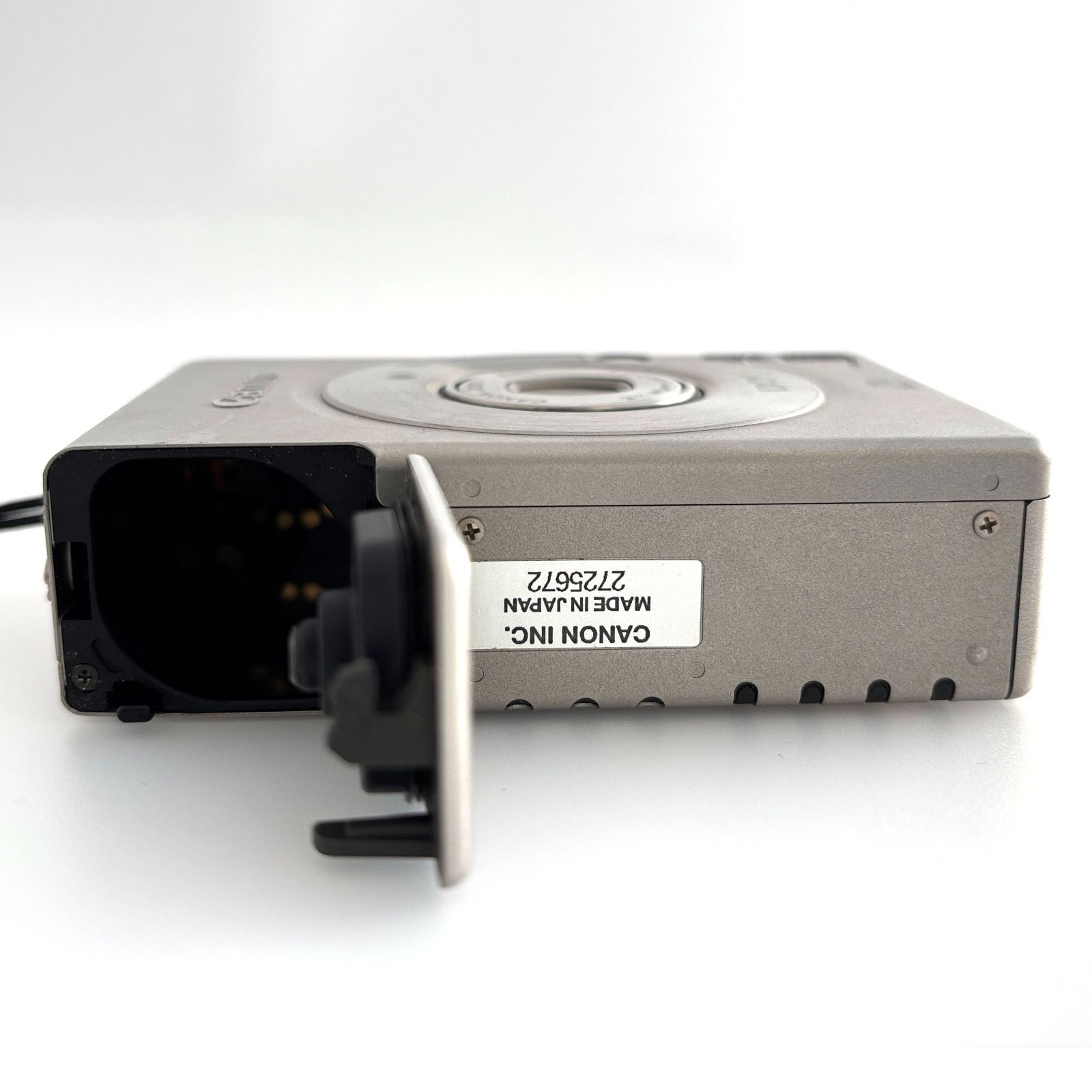 コンパクトデジタルカメラ