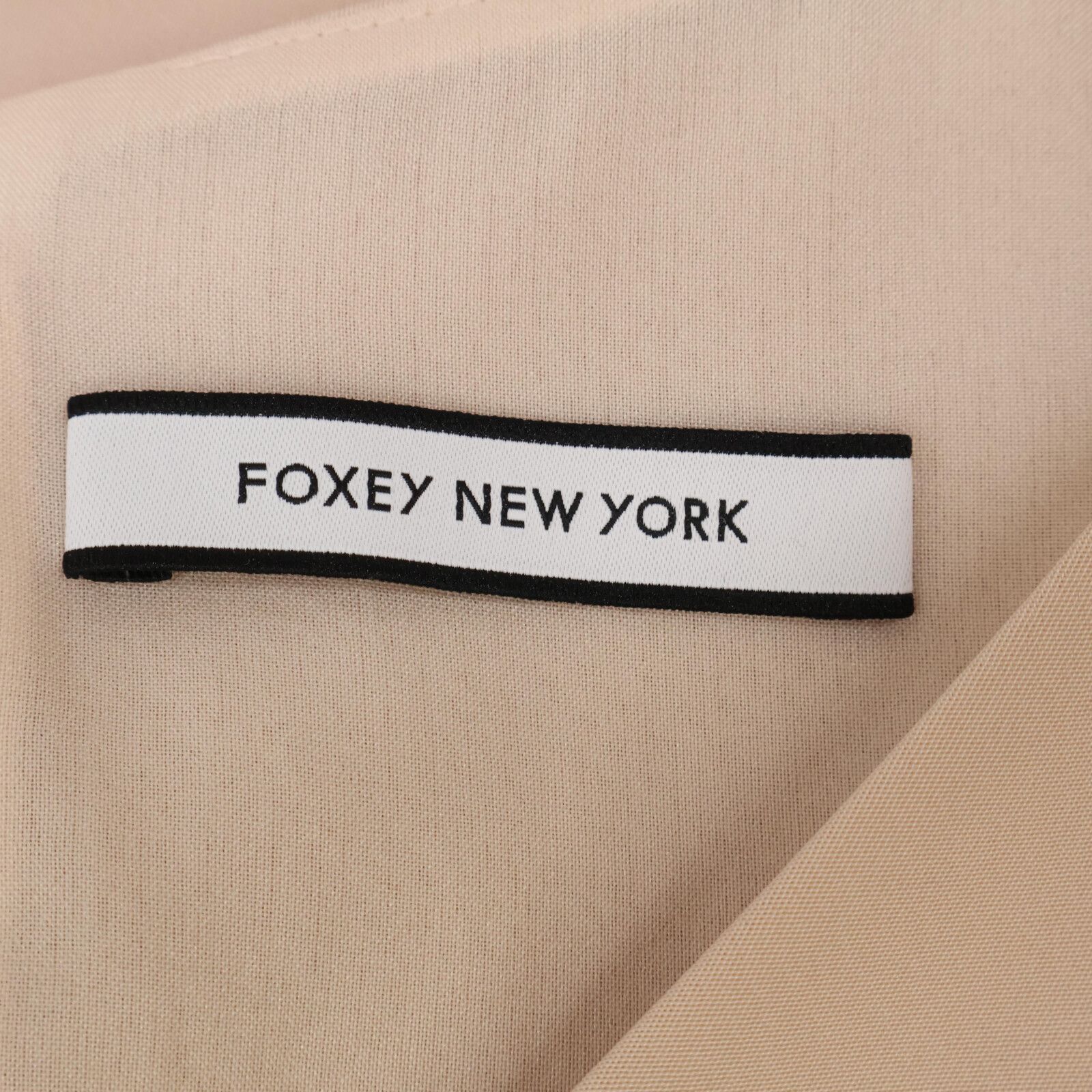 FOXEY NEW YORK フォクシーニューヨーク ﾍﾞｰｼﾞｭ 37801 ｽﾄﾚｯﾁｸﾞﾛｸﾞﾗﾝ