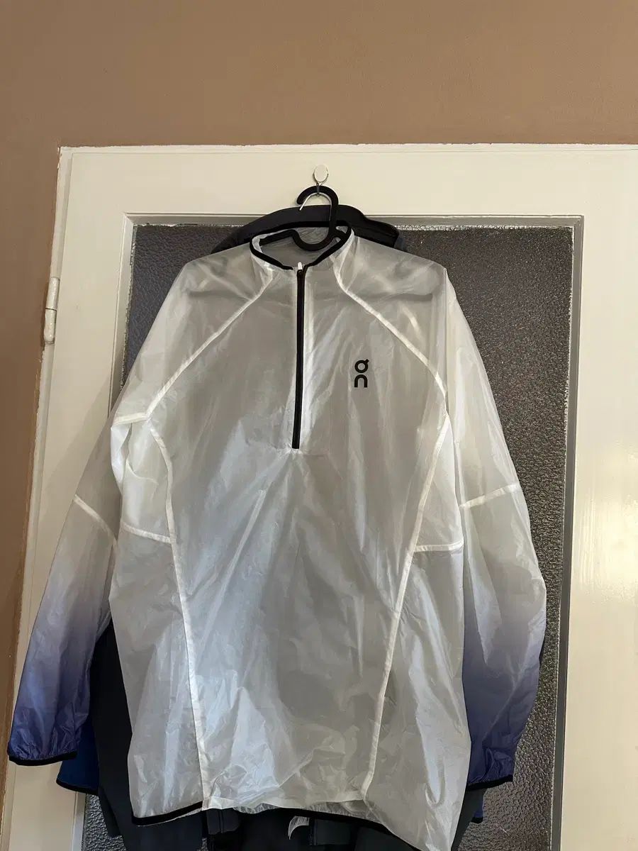 オン ランニング XERO ジャケット S