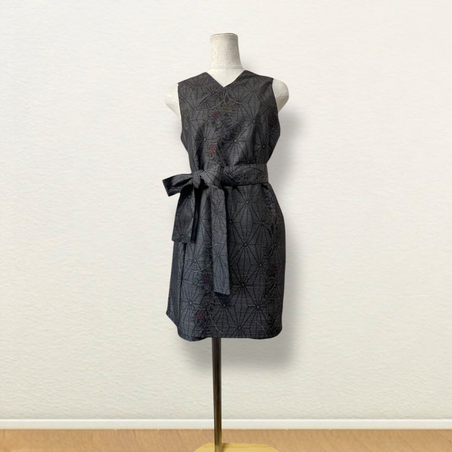 着物リメイク 大島紬の着物から作った茶道お稽古着 チュニック丈タイプ 麻の葉と小花