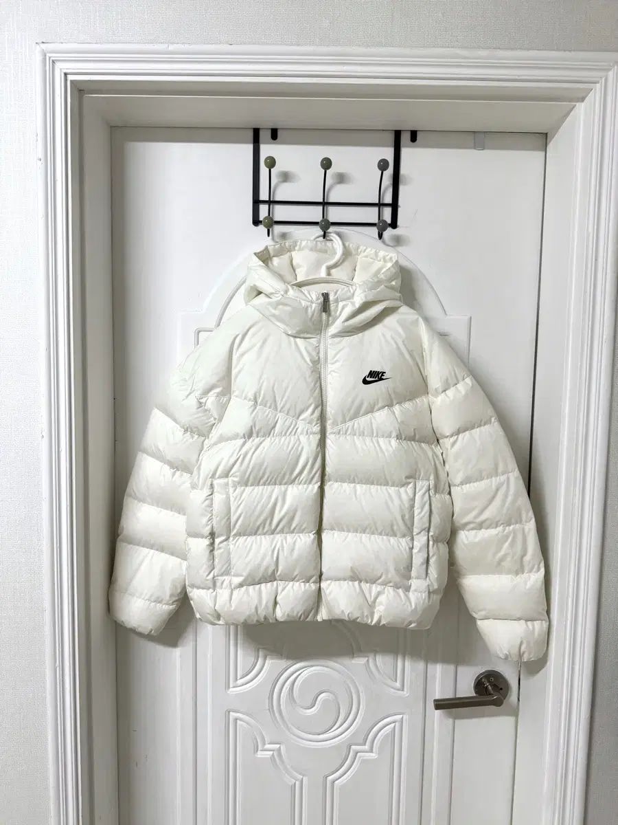 85 m サイズ レディース NIKE STORM-FIT 白 ショートダウン