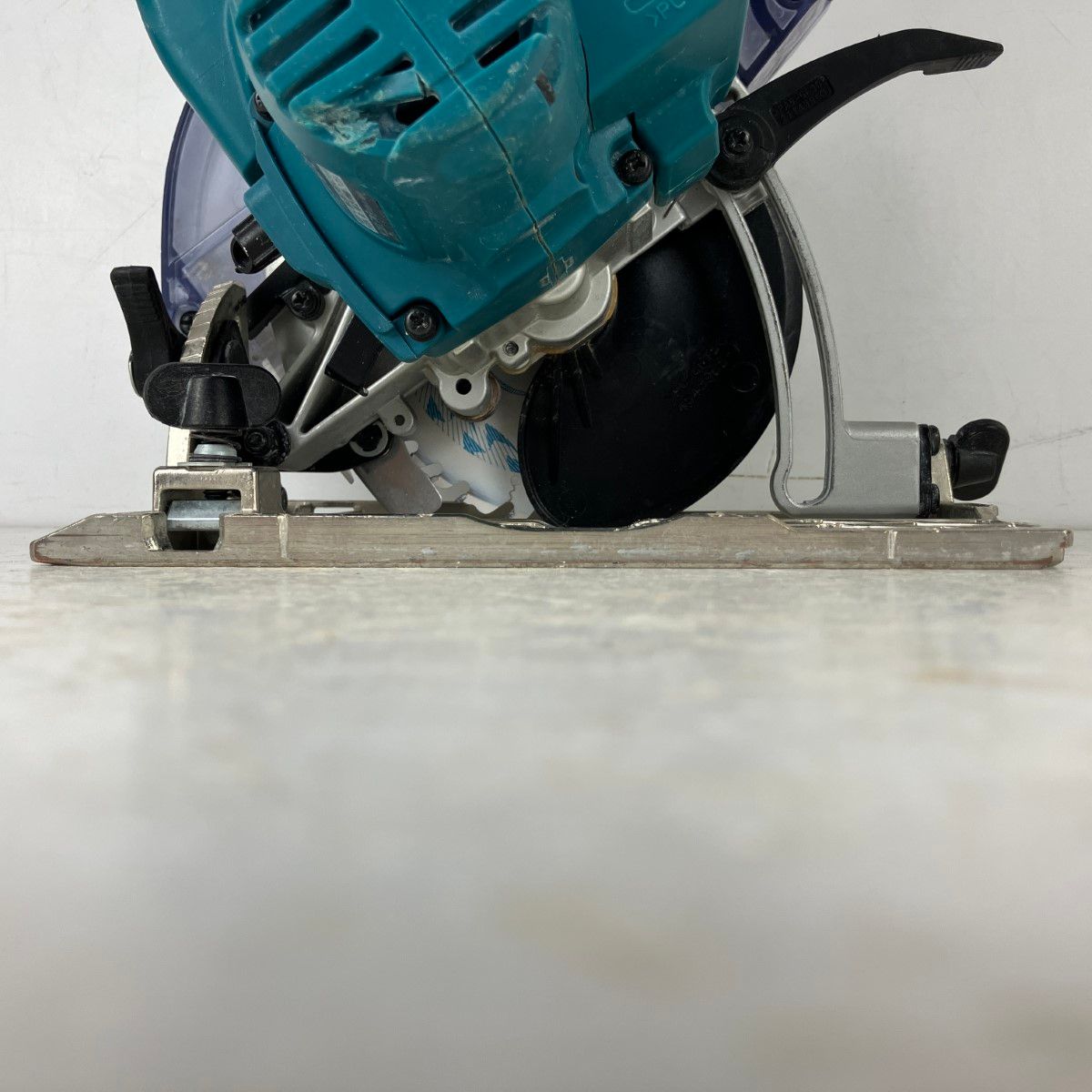 ЗЗMAKITA マキタ 18v 125mm 充電式防じん丸のこ ※バッテリー、充電器 