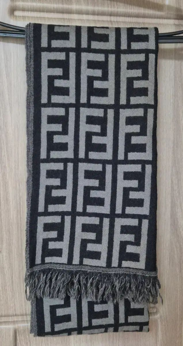 FENDI マフラー ユニセックス