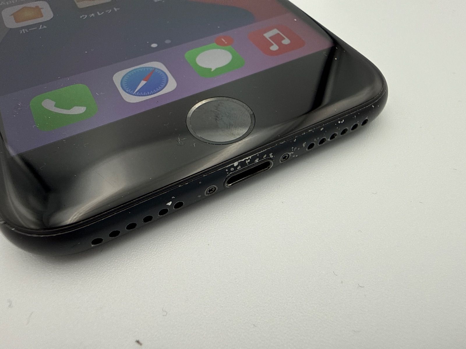 バッテリー新品交換済み 100％ SIMフリー iPhone7 32GB ブラック au