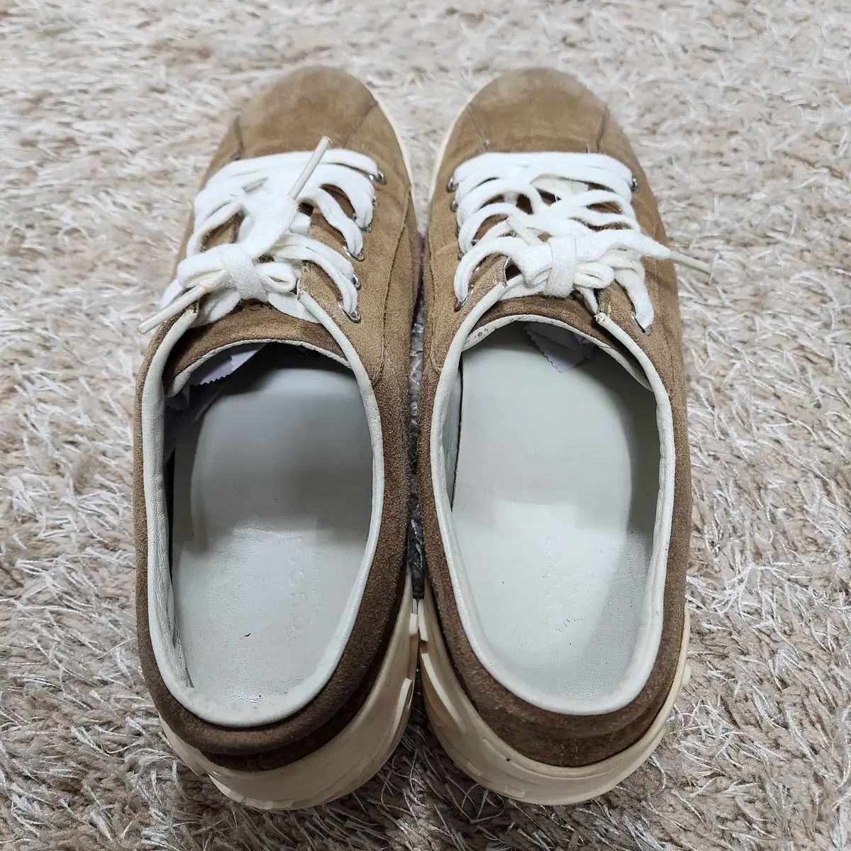 グッチ スウェード スニーカー メンズ 40 サイズ