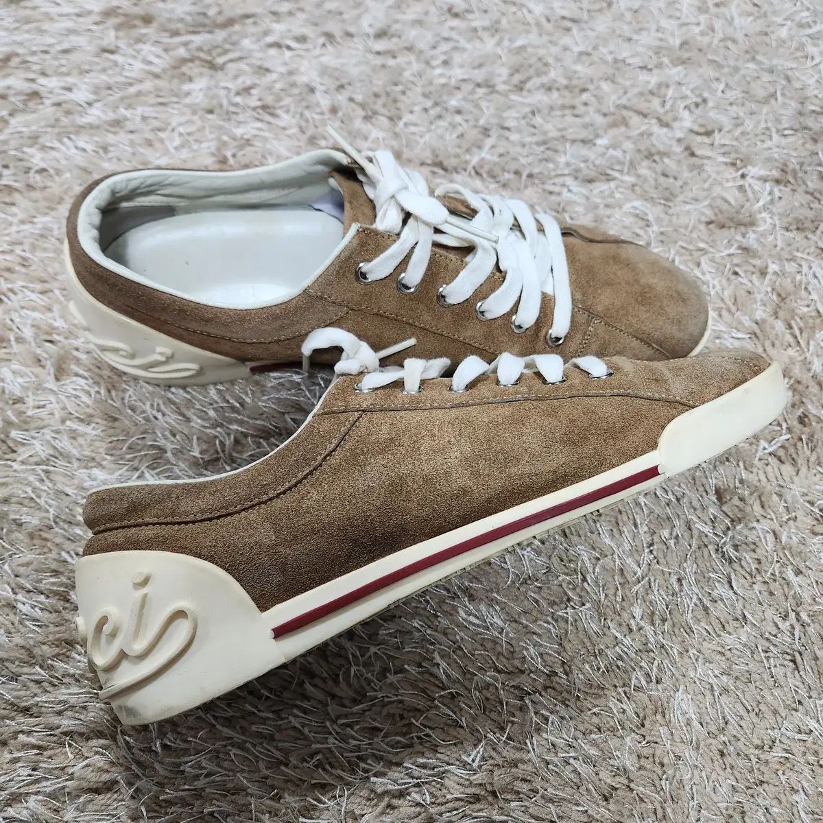 スウェード スニーカー