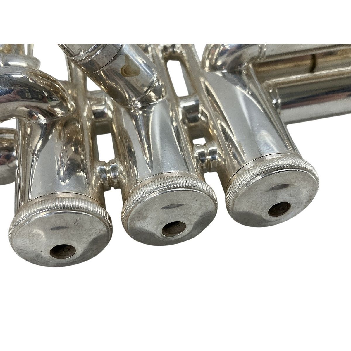 Vincent Bach トランペット シリアル70万番台 B♭ 37ベル ML マウスピース付 ヴィンセント バック ストラディバリウス 金管楽器