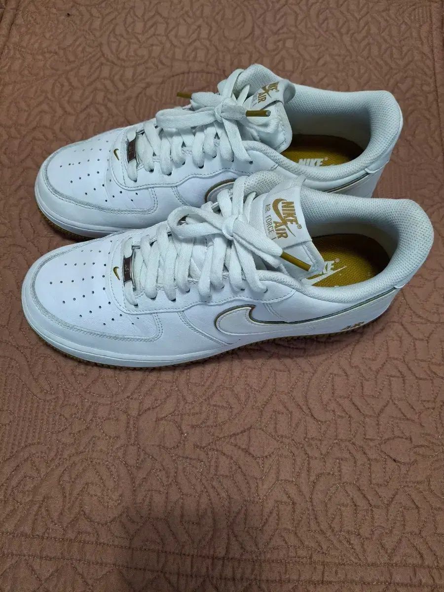 285 NIKE エアフォース1 ロー スニーカー 0340 A