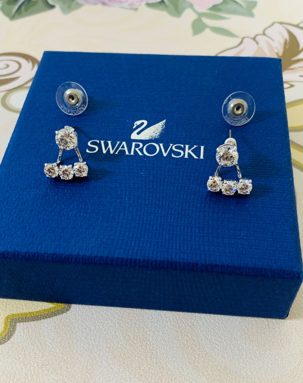 ほぼ スワロフスキー Swarovski Attract 2 way ピアス