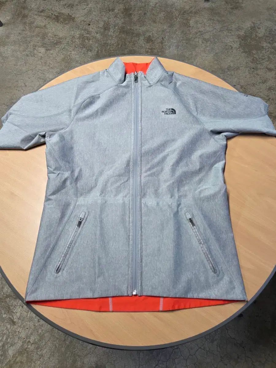 THE NORTH FACE ザノースフェイス リバーシブル ウィンドブレーカー 100