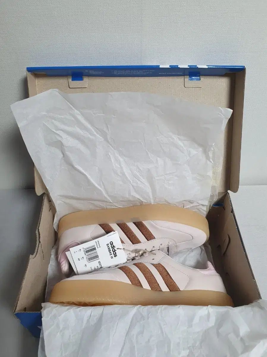 パステルピンク スニーカー