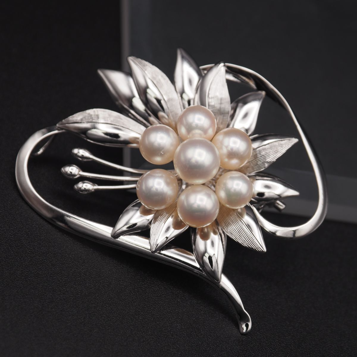 M 188 本真珠 6.1-7.6 mm 7珠 パール SILVER刻印 ブローチ フラワー デザイン シルバー コサージュ 誕生石