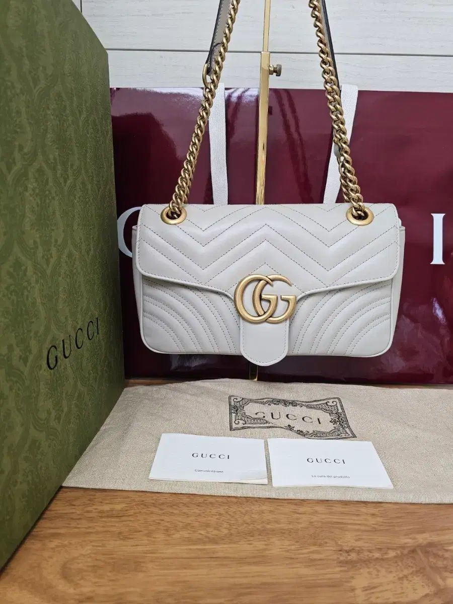 グッチ 新モデル マーモント マトラッセ チェーン ショルダーバッグ スモール グレー 443497