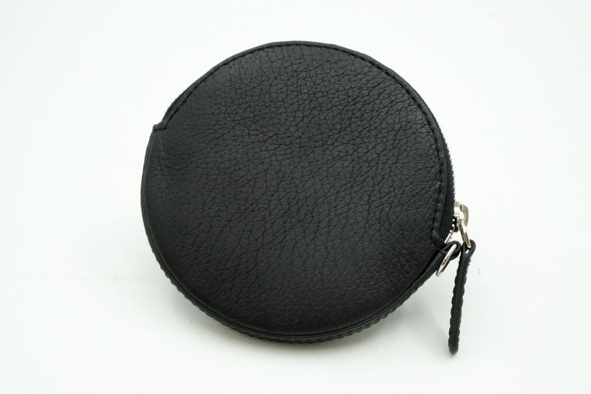 セリーヌ コインケース 小銭入れ 財布 ラウンドジップ ロゴ シルバー金具 チャーム付き レザー 黒 ブラック CELINE 4985 k