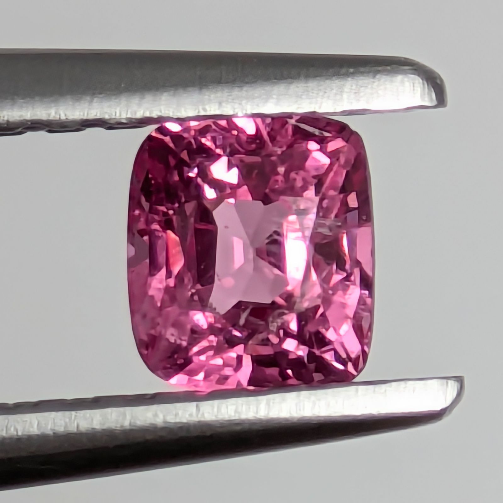 ピンクスピネル ミャンマー・モゴック産【0.39ct】PRO208147 - メルカリ