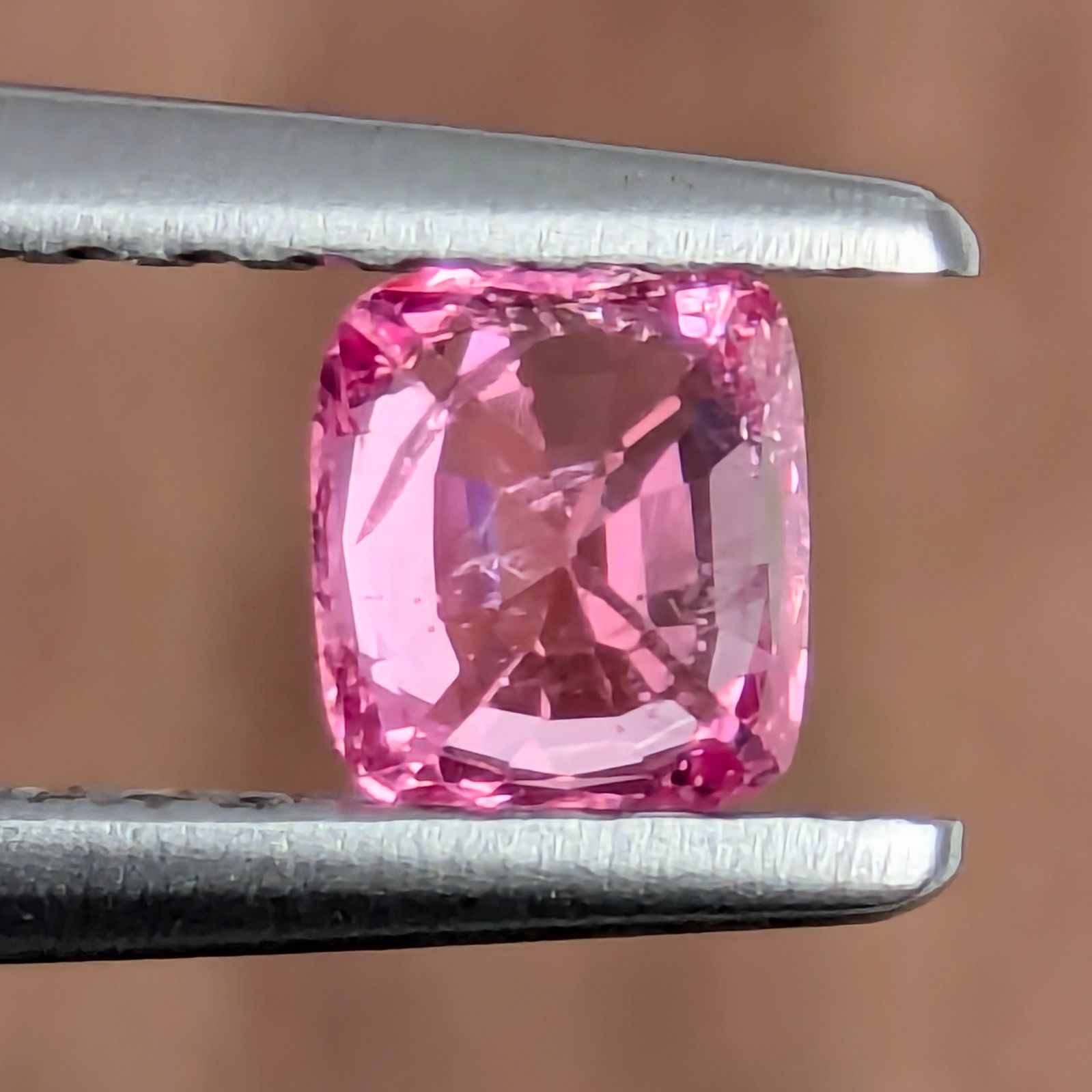 ピンクスピネル ミャンマー・モゴック産【0.39ct】PRO208147 - メルカリ