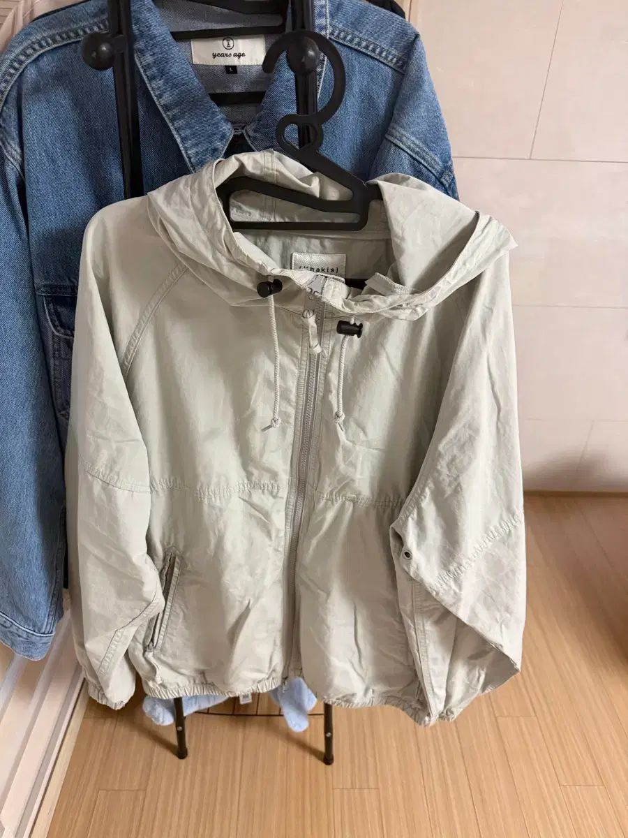 カーキス WHOSE フードウィンドブレーカー 3