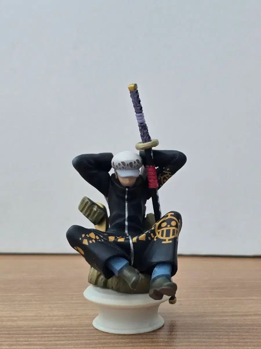 ONE PIECE ロー フィギュア 中古 出品