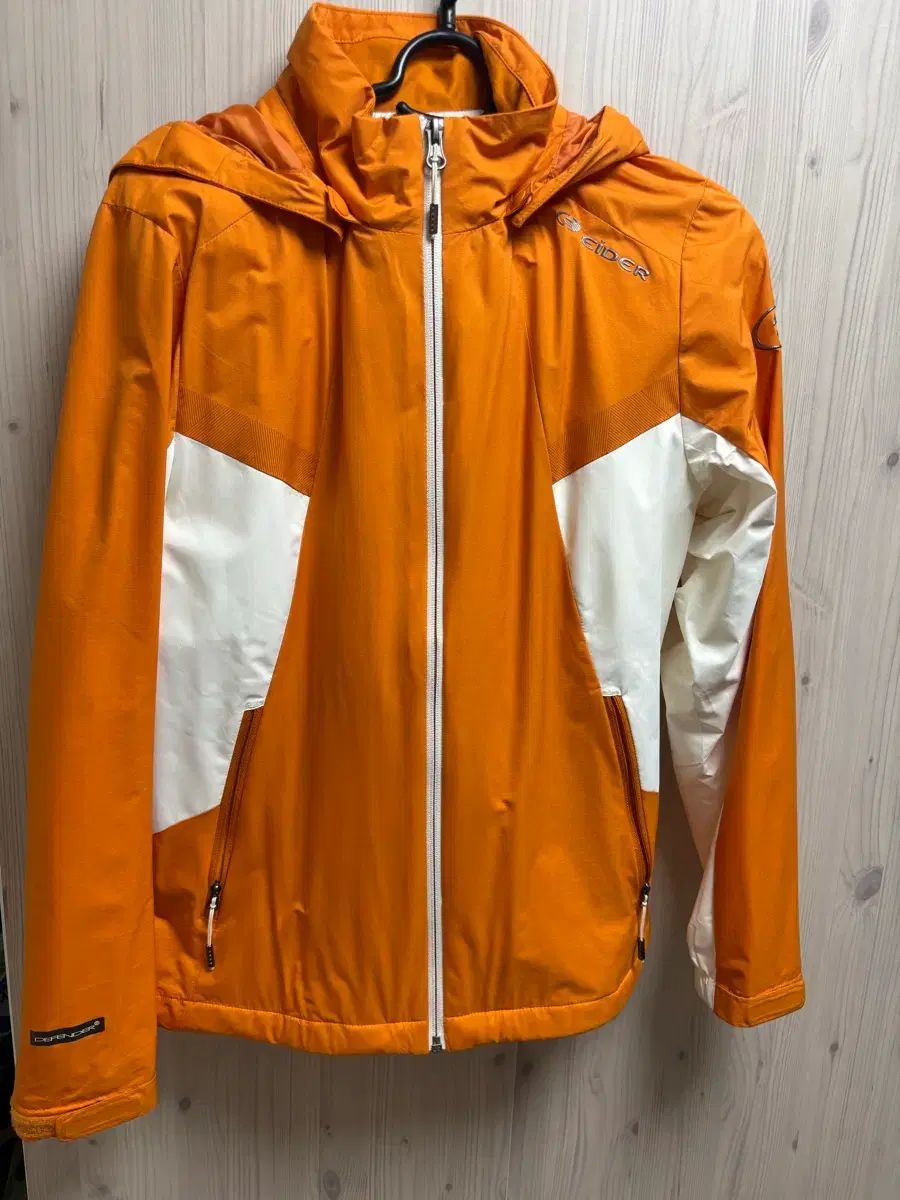 EIDER オレンジ色 ウィンドブレーカー ジャケット