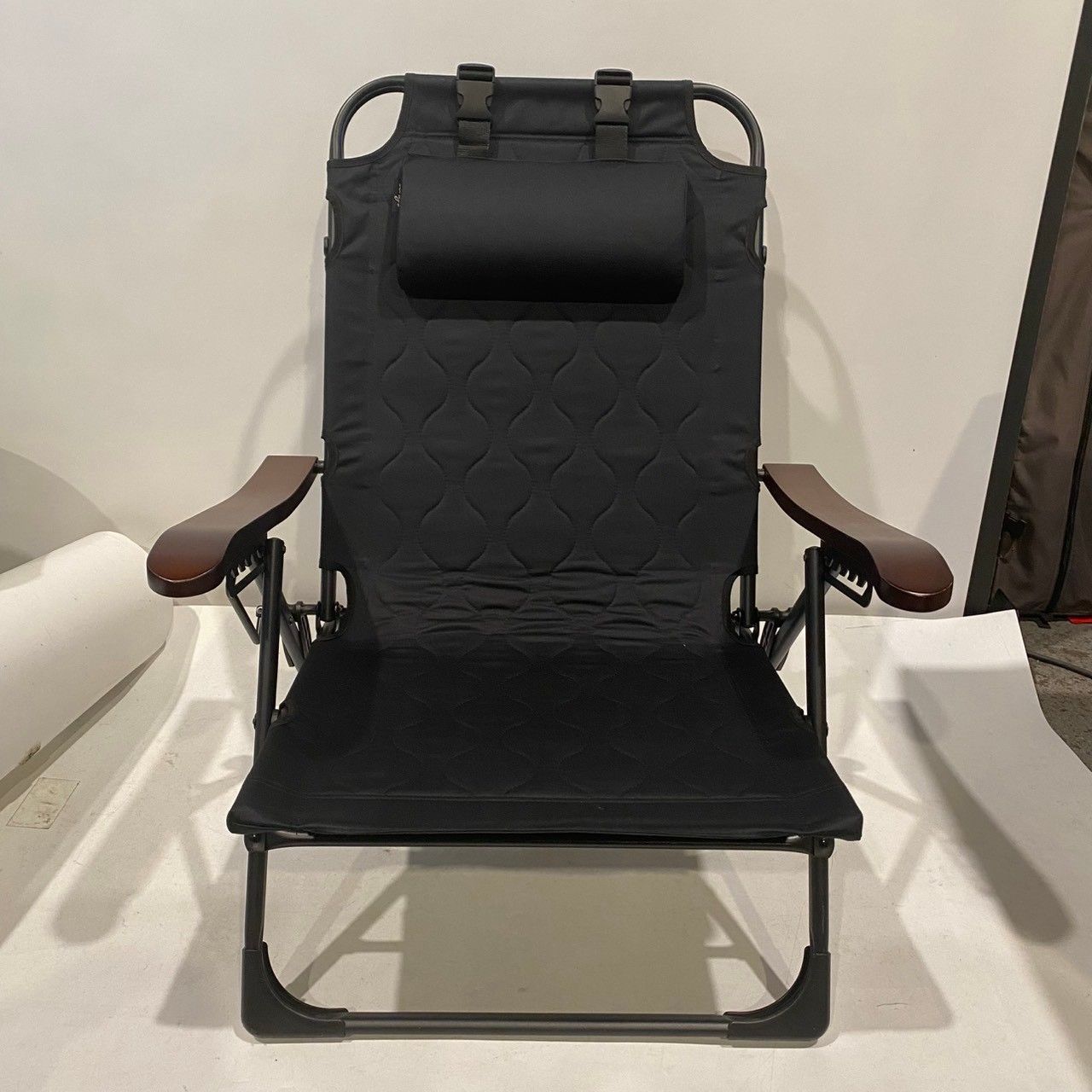 UJack(ユージャック) 難燃リクライニングローチェア Ver.2 abyss chair