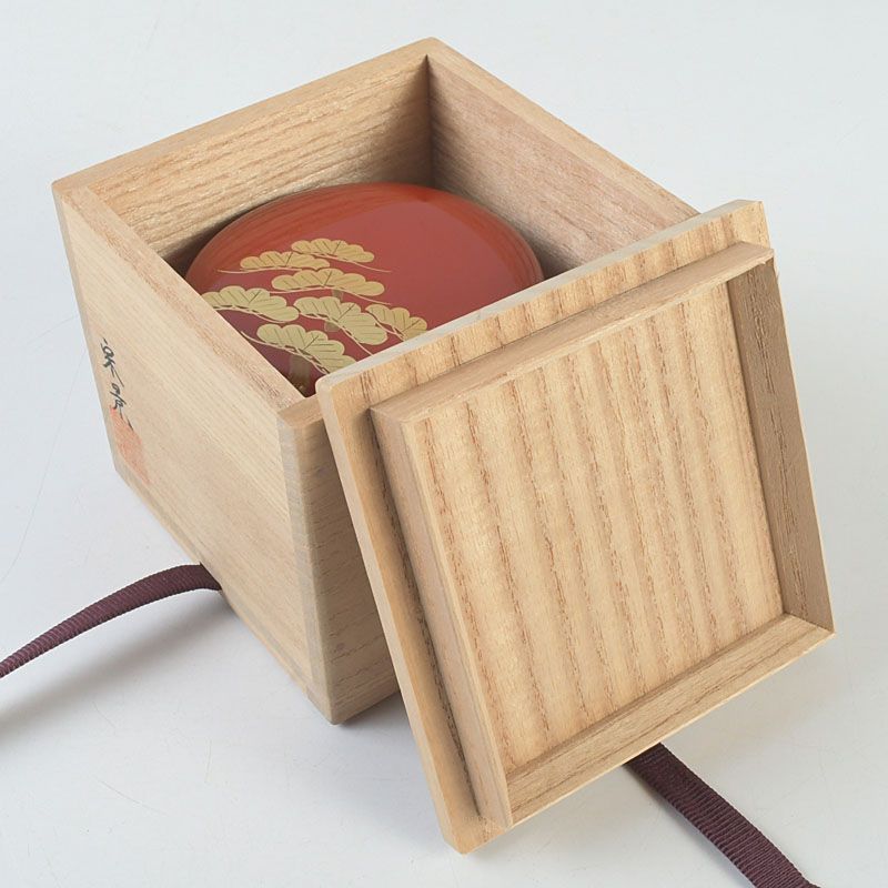 茶道具　越前蒔絵師　宮田宗景作　唐松蒔絵　中棗　共箱　V　R5280 茶道具 越前塗 宮田宗景作 朱塗 松蒔絵 棗 共箱 V S582 - メルカリ