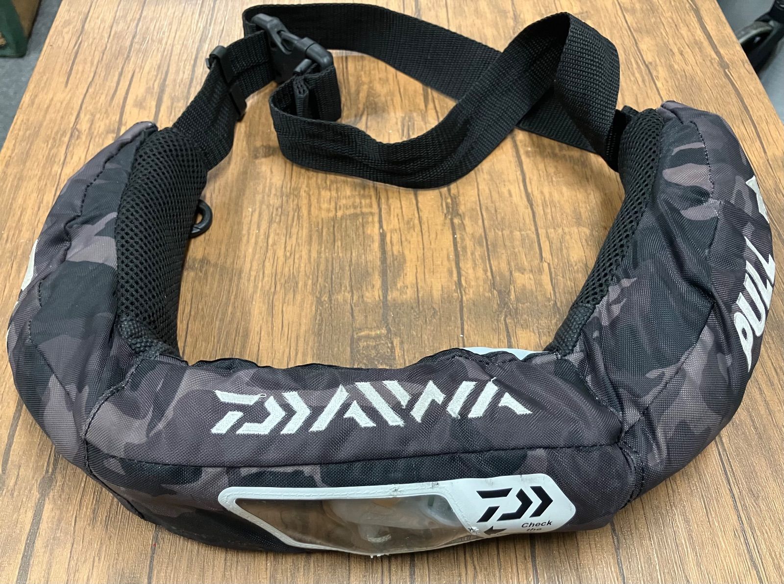 T266 Daiwa ライフジャケット ウエストタイプ カモフラージュ - メルカリ