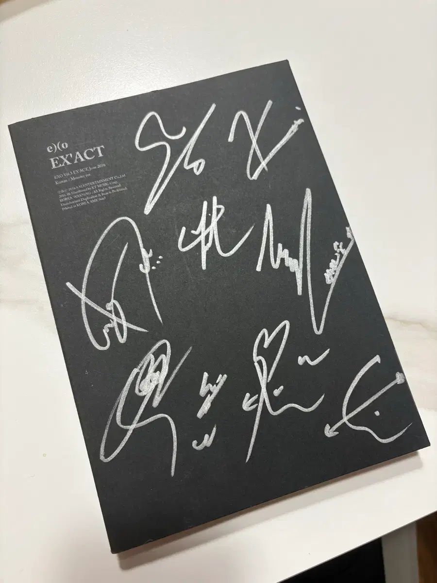 EXO（エクソ）EXACT アルバム サイン入り アルバム 出品 (トレカあり