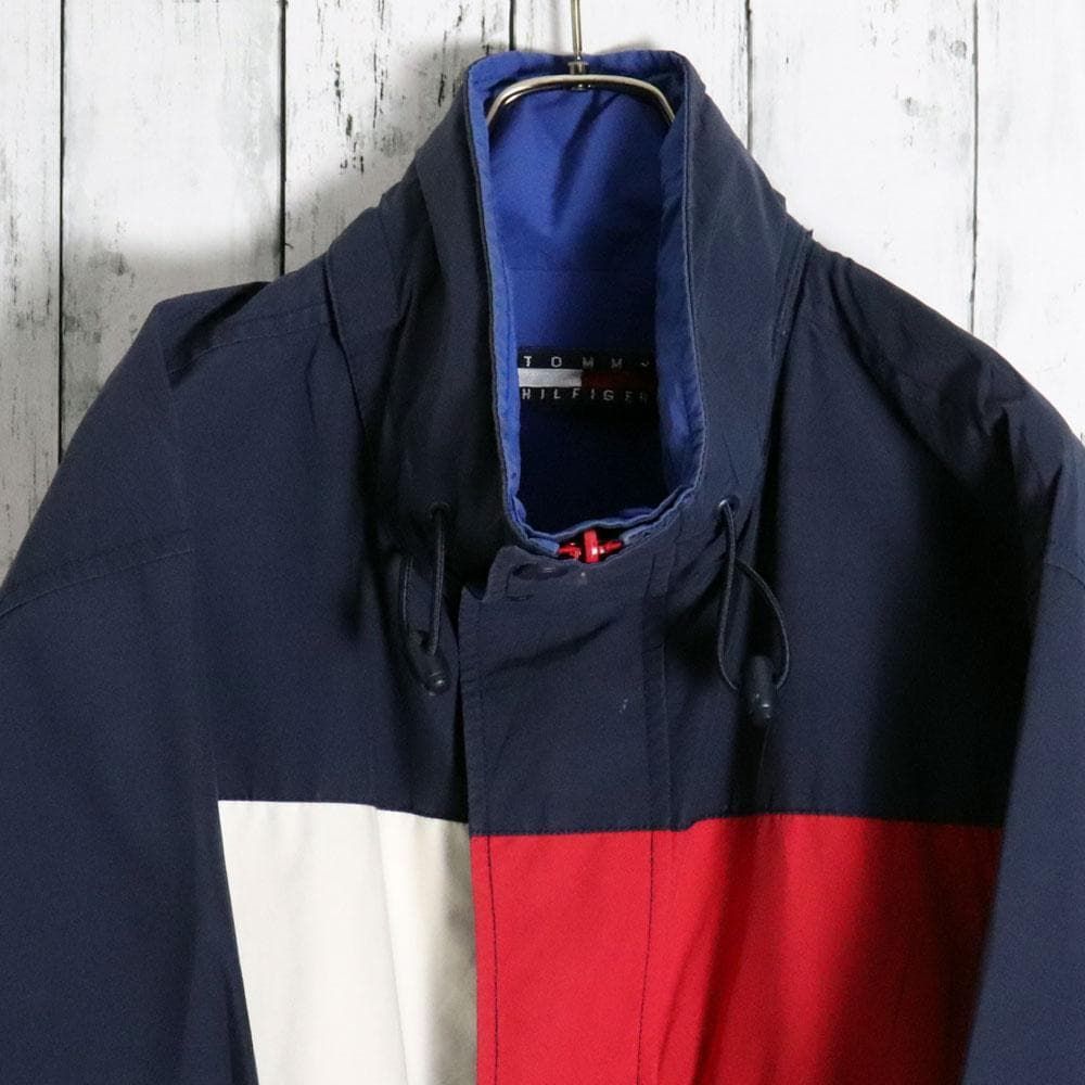 希少！９０s トミーヒルフィガー 背中ロゴ刺繍リバーシブルナイロンジャケット 希少！90s トミーヒルフィガー 背中ロゴ刺繍リバーシブルナイロン