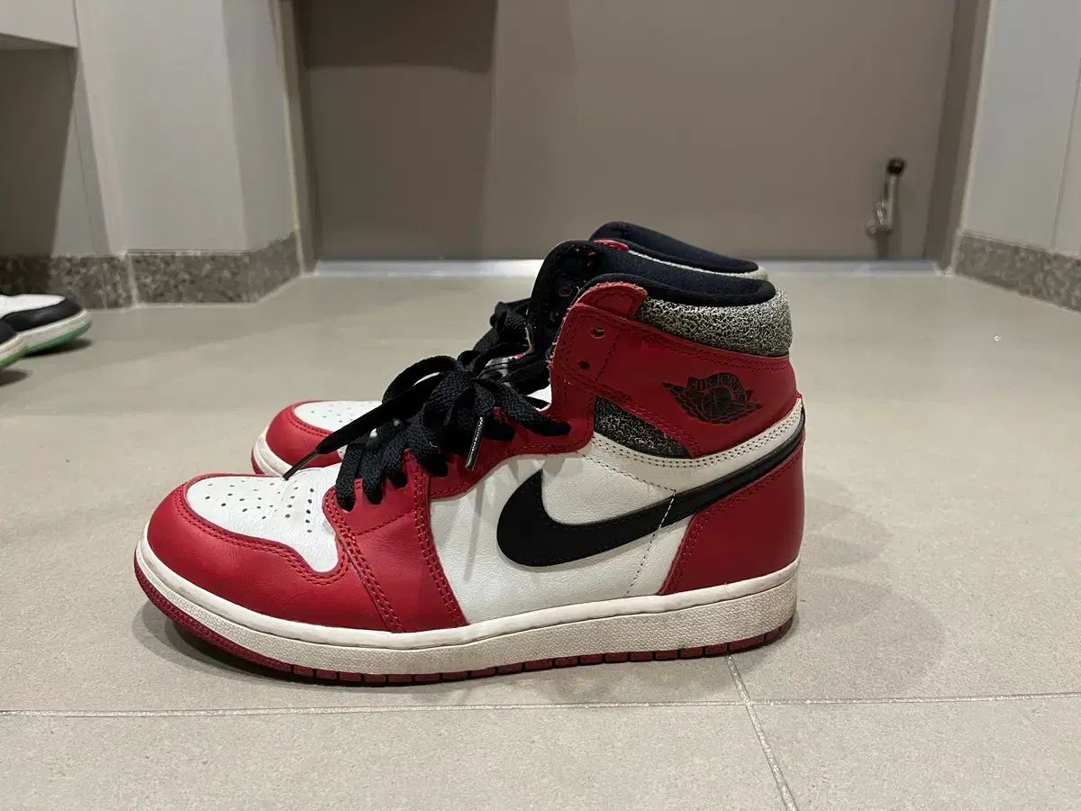 ナイキ エア ジョーダン 1 シカゴ レトロ ハイ 265