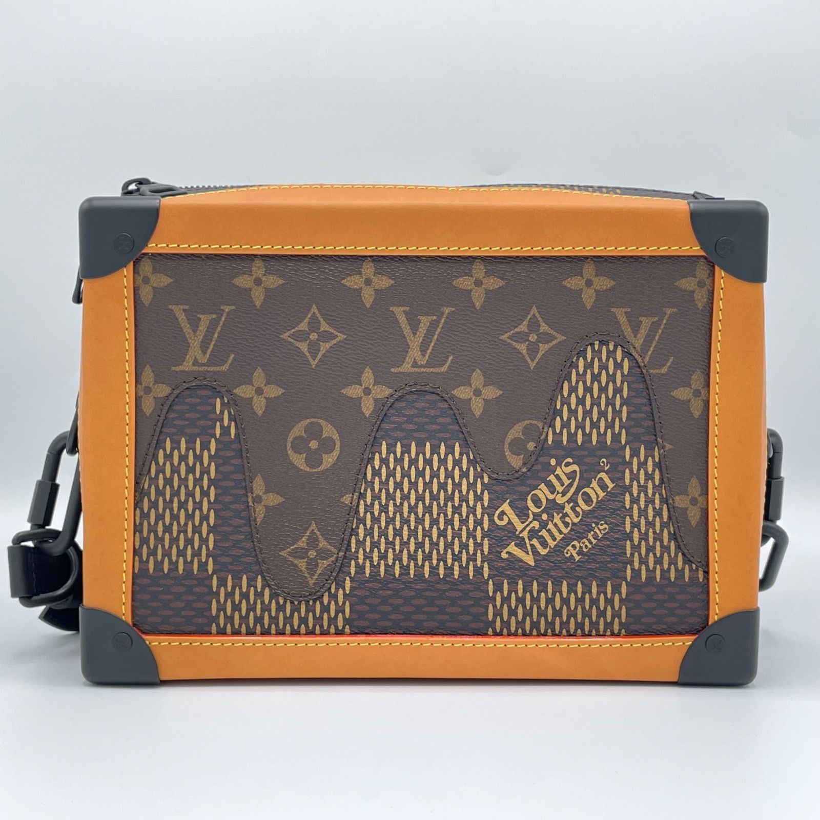 商品734 ルイ ヴィトンとNIGOのコラボレーションによるソフトトランクバッグ 品番N 40381