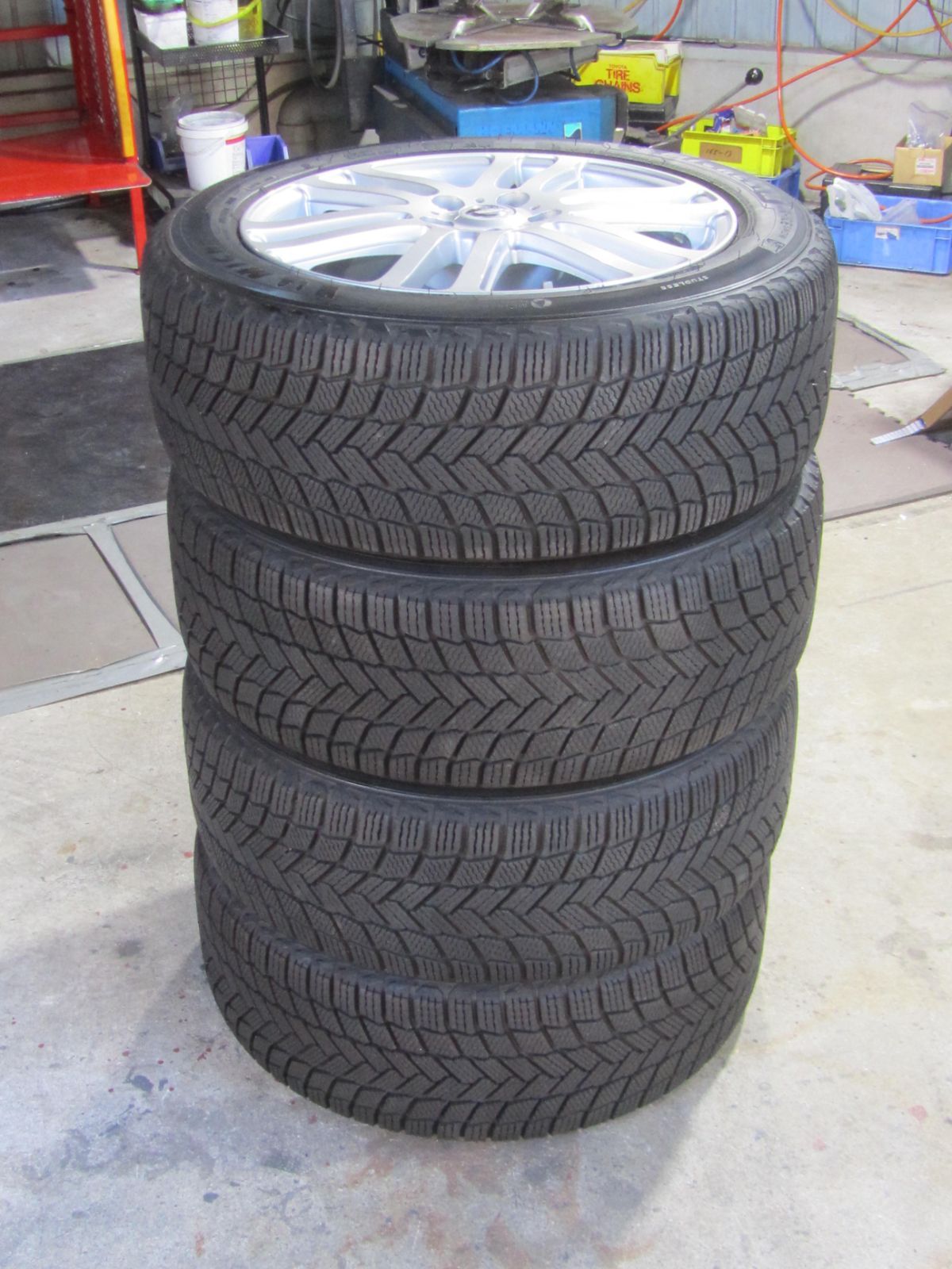 ニッサン純正】 225/55R18 スタッドレス ミシュラン X-ICE SNOW