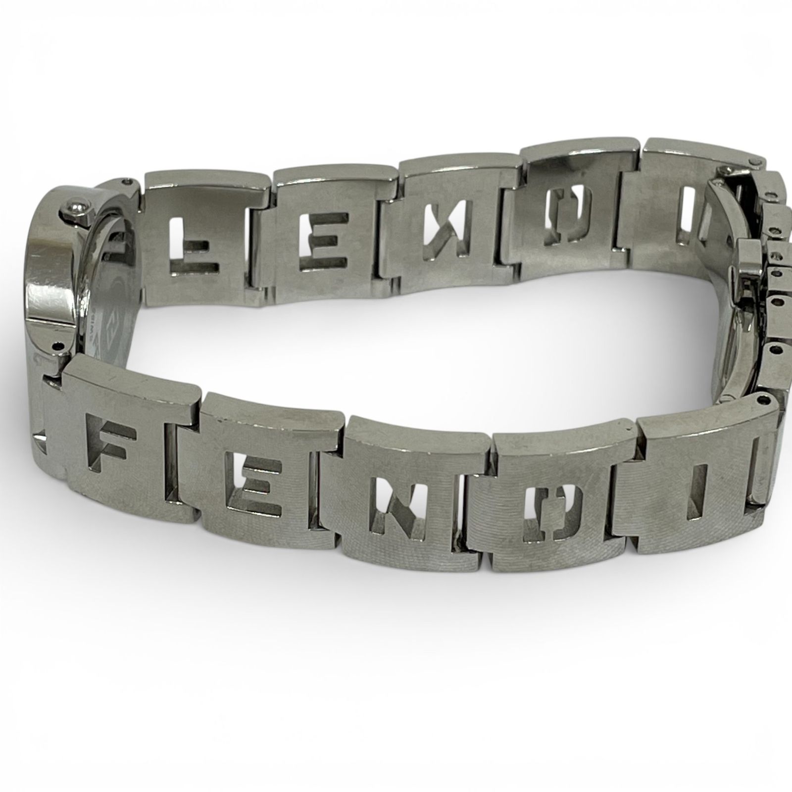 FENDI フェンディ 腕時計 クォーツ ロゴベルト 3050L - メルカリ