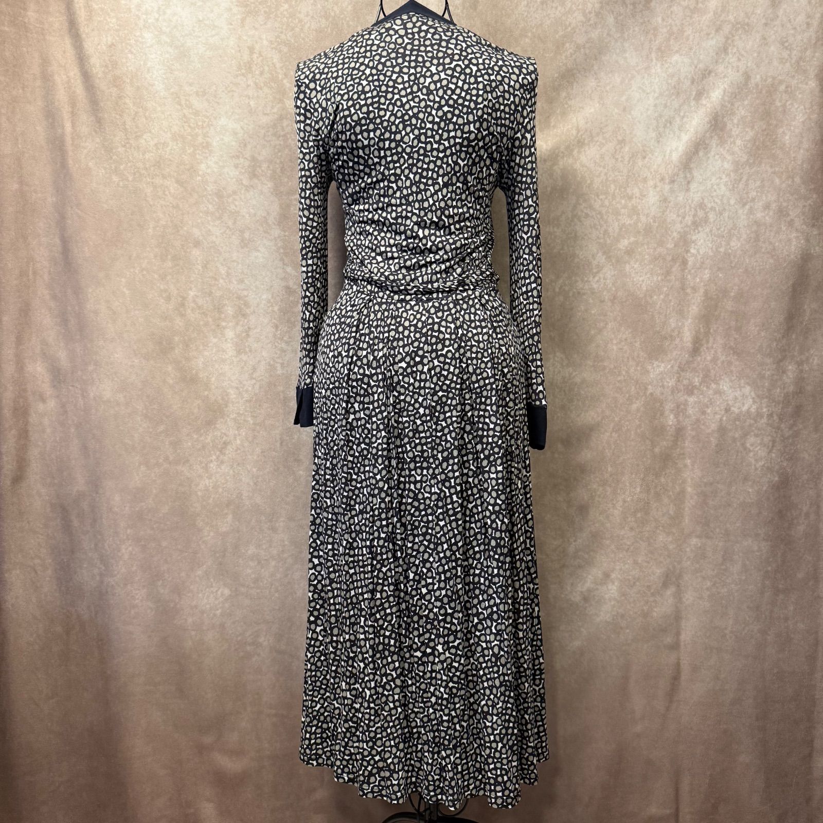 美品✨️ マックスマーラ　ロングワンピース　総柄　白タグ　美シルエット　40 ✨Max Mara マックスマーラ 総柄 ロングワンピース 40 ブラック