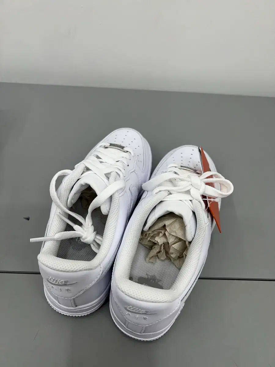 ナイキ エアフォース1 07 白 レディース 240 サイズ