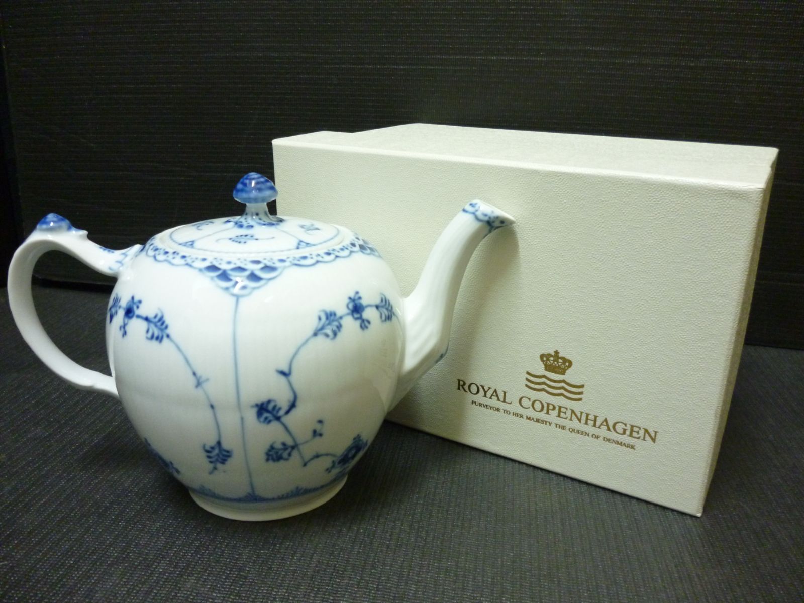 ♥品 展示品 き ROYAL ロイヤルコペンハーゲン 1000 ml ティーポット ブルーフル―テッド ハーフレース