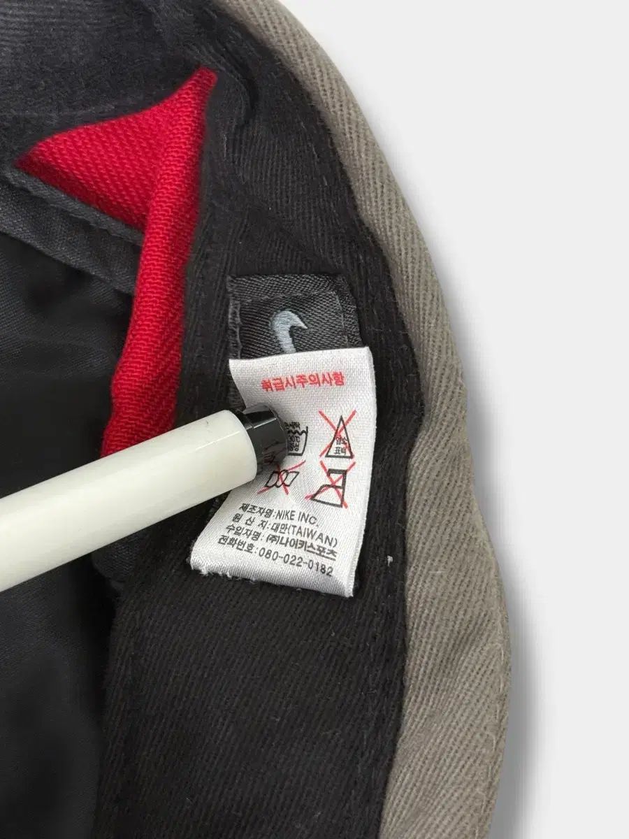  ナイキ 90 s スウッシュ レッド ウール ベレー帽 ハンチングキャップ その他 帽子