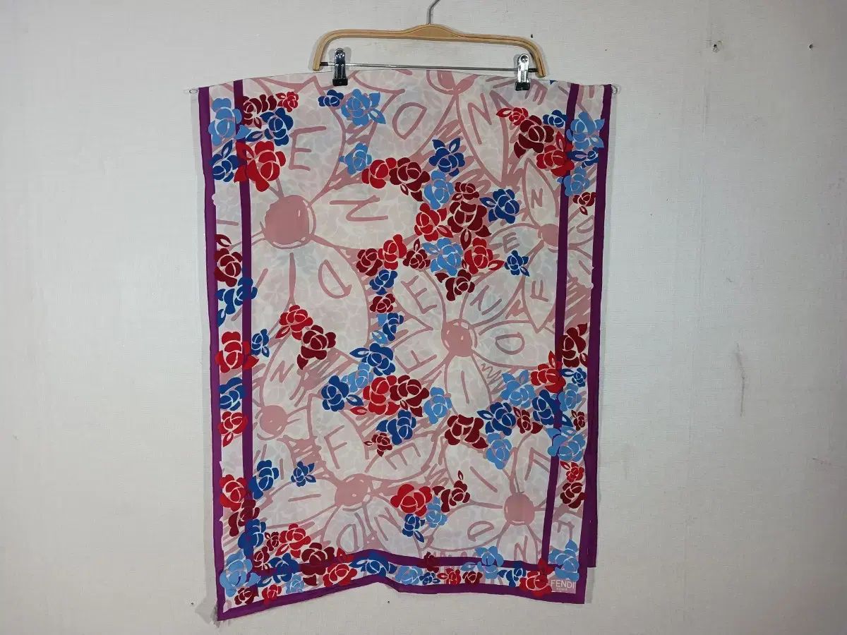 FENDI フェンディ フラワー パータン シルク スカーフ