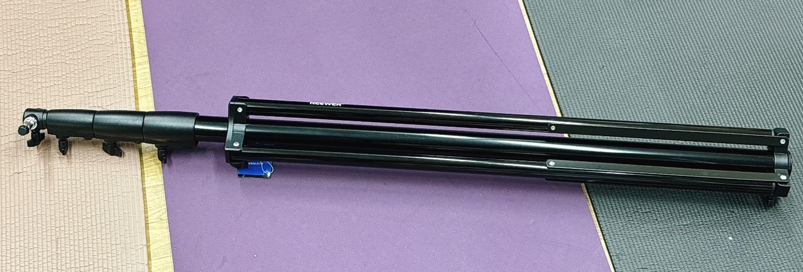 リバーシブルネジアダプターと3ウェイ取り付けインターフェース付き