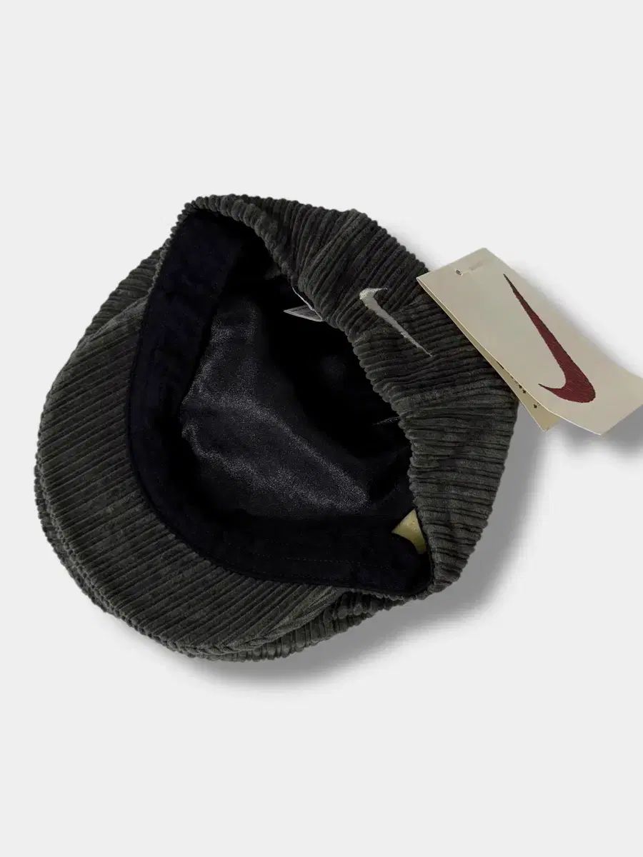 ナイキ 90 s カーキ コーデュロイ スウッシュ ベレー帽 ハンチングキャップ Price 80