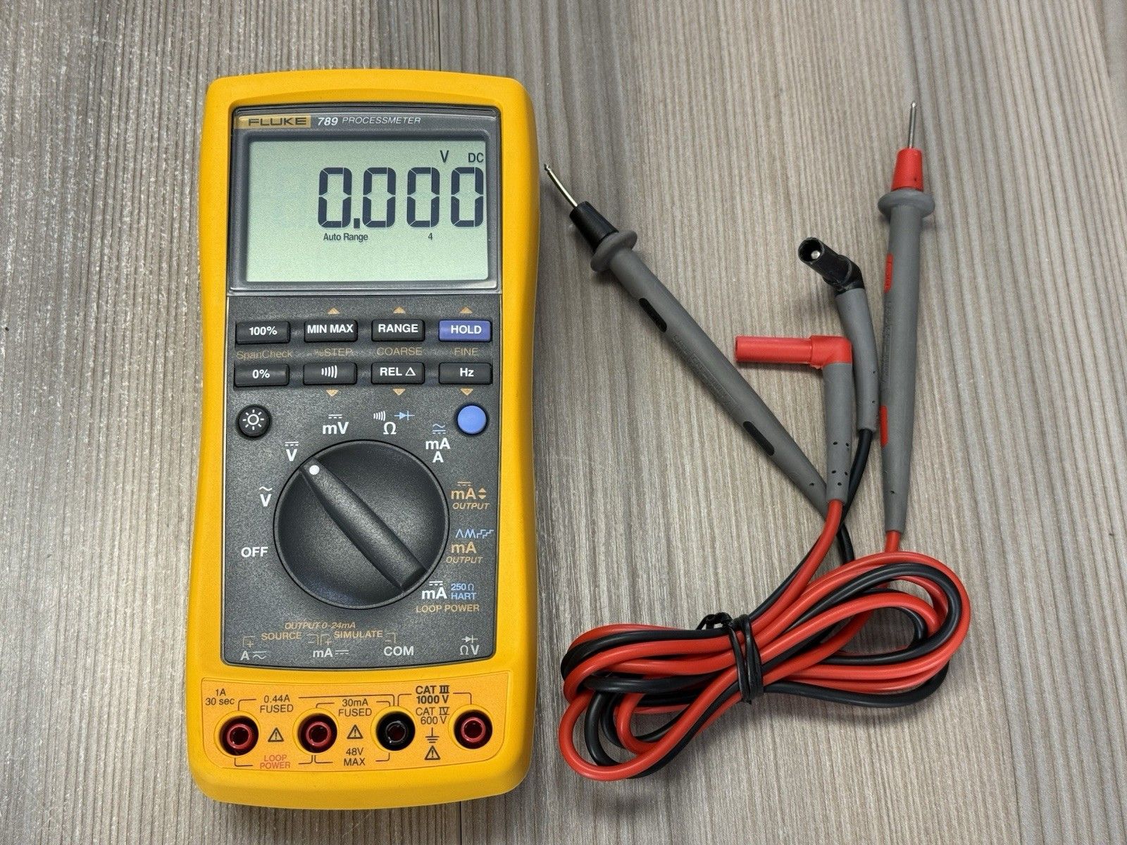 非常にきれいな Fluke 789 ProcessMeter デジタルマルチメーター ループキャリブレーター リード線付き